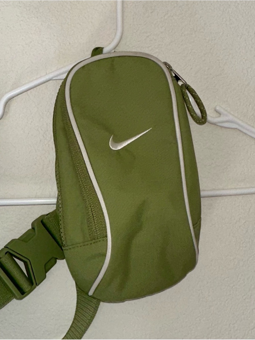 Nike Sportswear Essentials Crossbody Bag